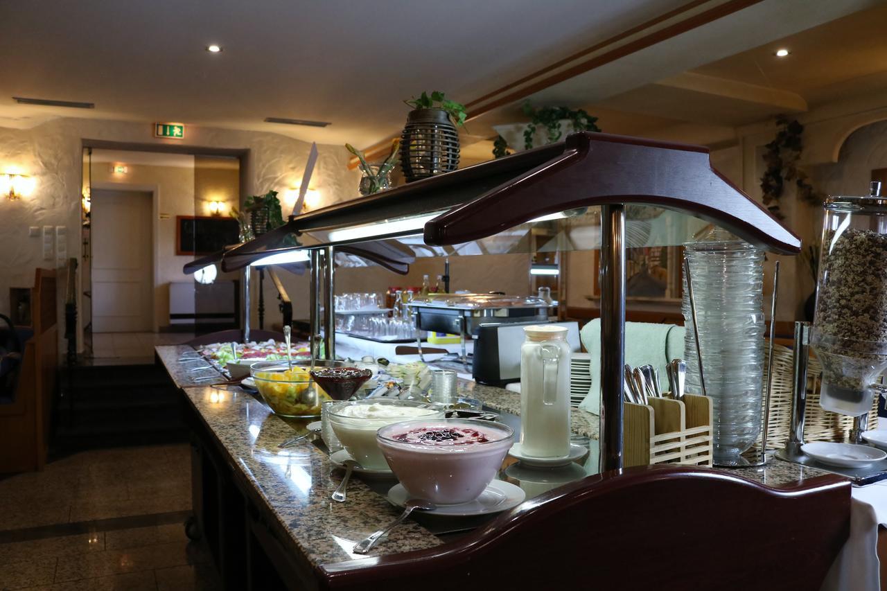 Hotel Zur Rebe Hochheim am Main Bagian luar foto