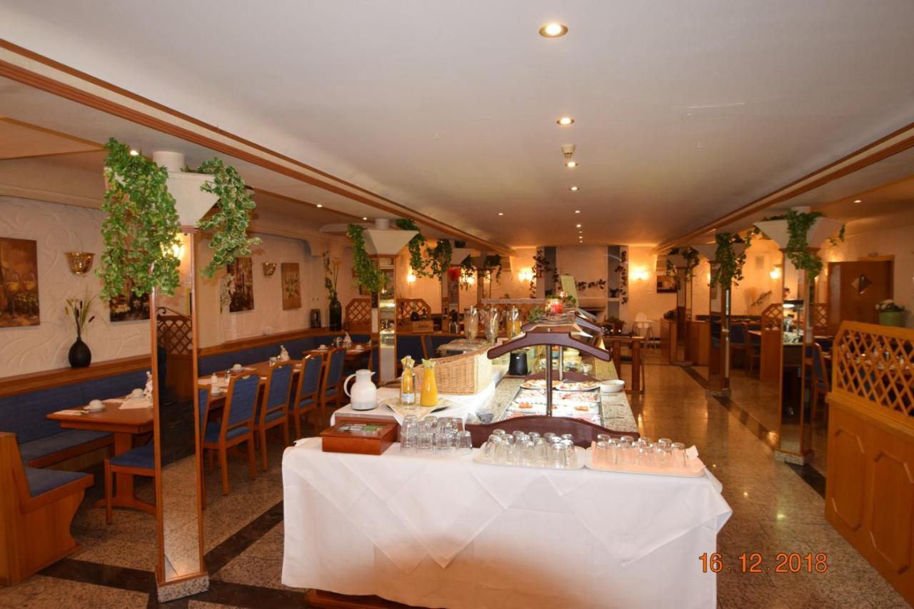 Hotel Zur Rebe Hochheim am Main Bagian luar foto